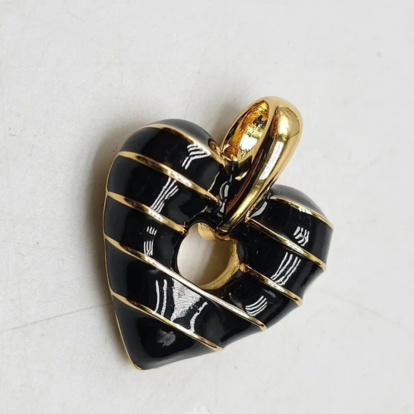 Signed Joan Rivers Black Enamel & Gold Reversible Heart Pendant Vintage - Picture 2 of 4